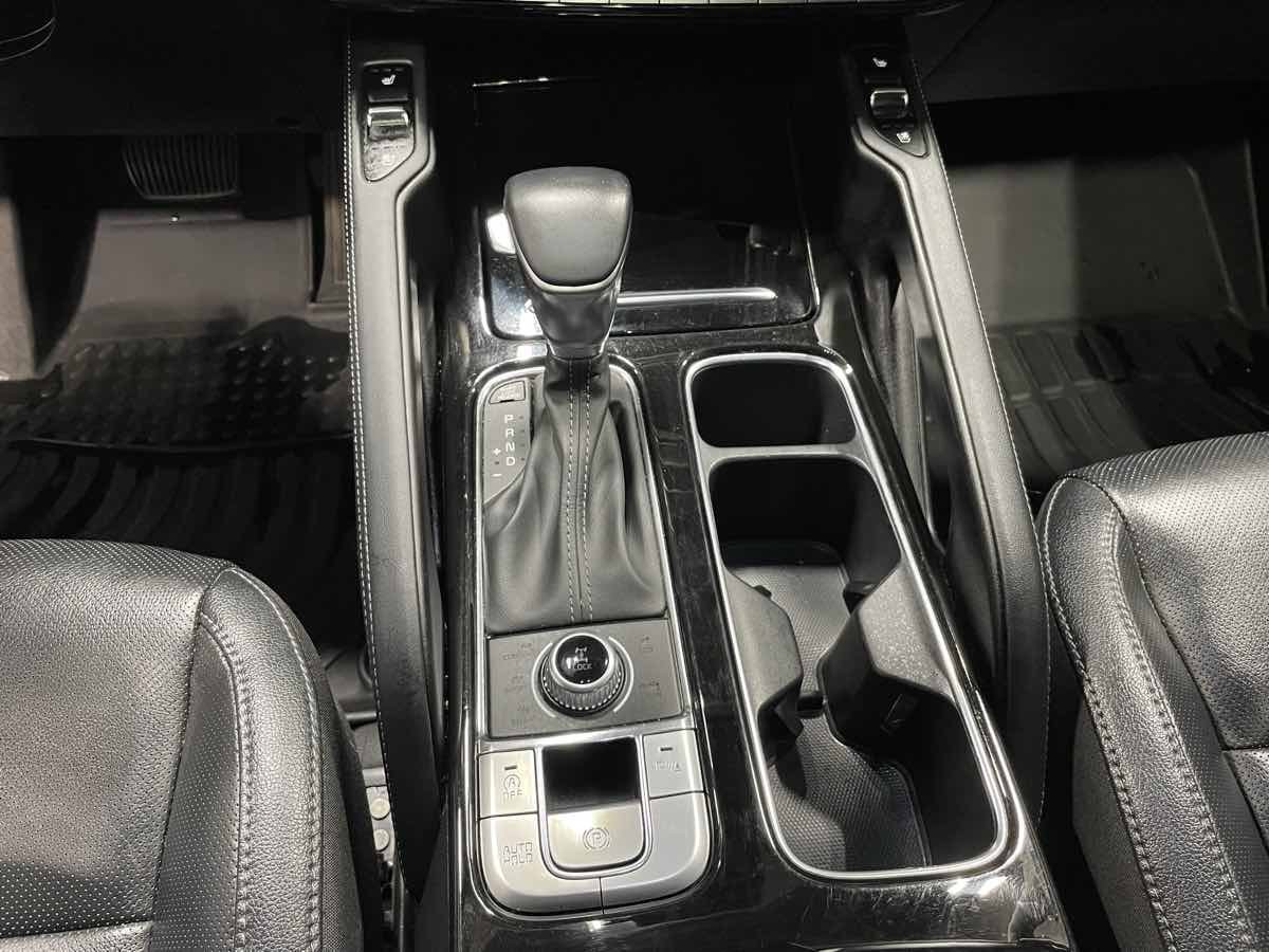 Used 2024 Kia Telluride EX w/ EX Captain's Chair Package AWD/4WD image 13