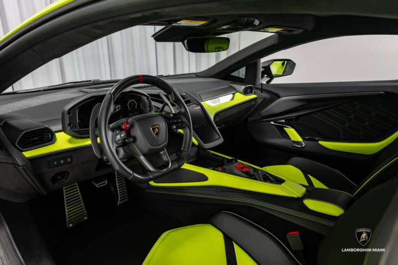 Used 2024 Lamborghini Revuelto image 43