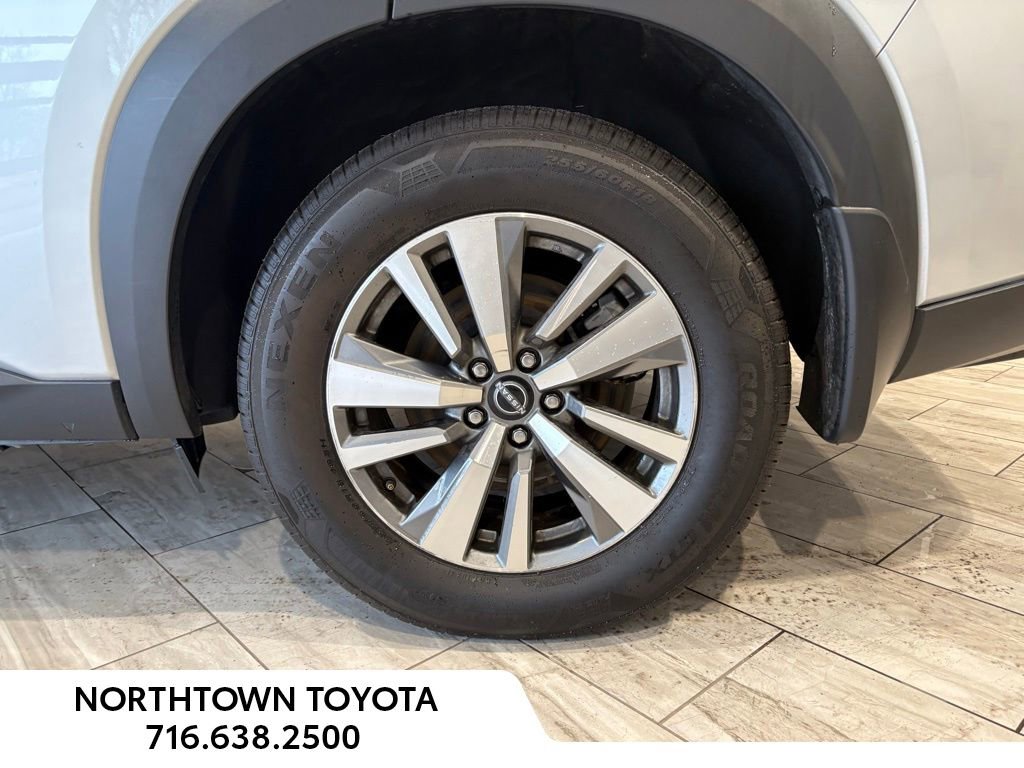 Used 2023 Nissan Pathfinder SL w/ Black Appearance Package image 36