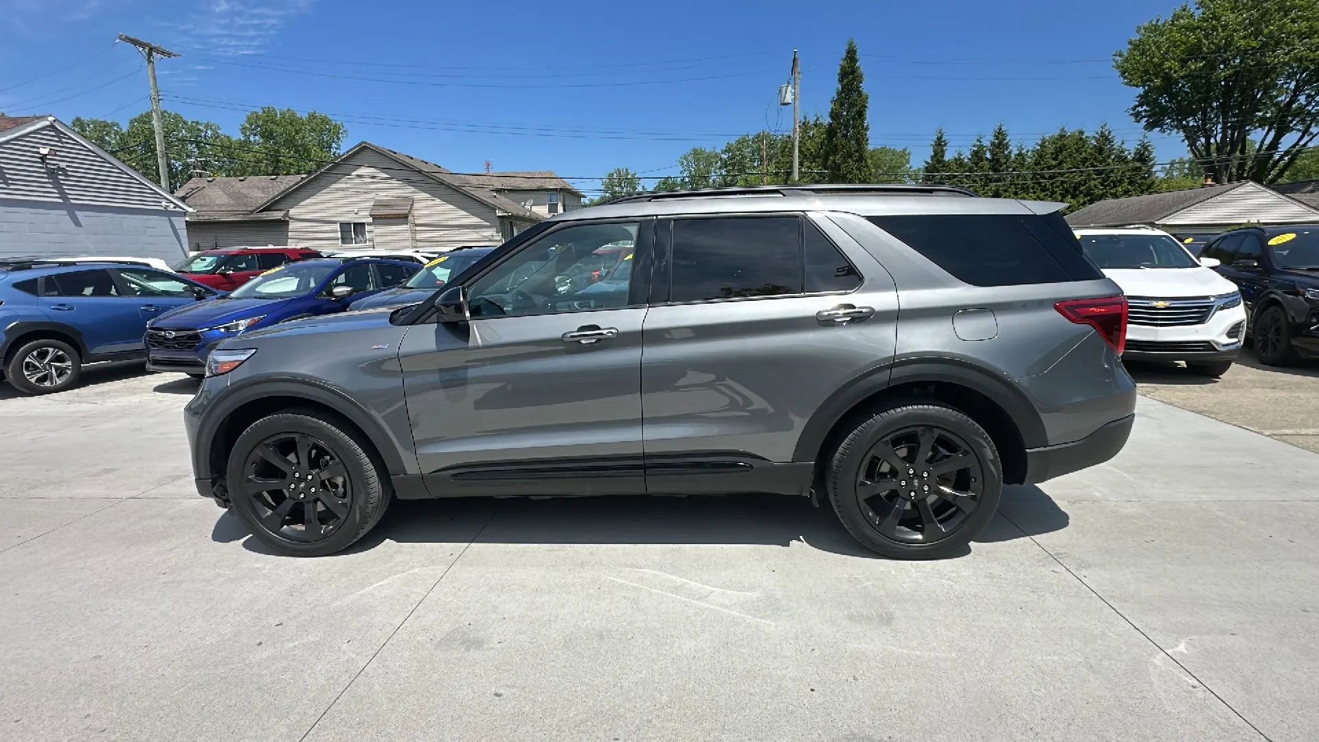 Used 2023 Ford Explorer ST-Line AWD/4WD image 8