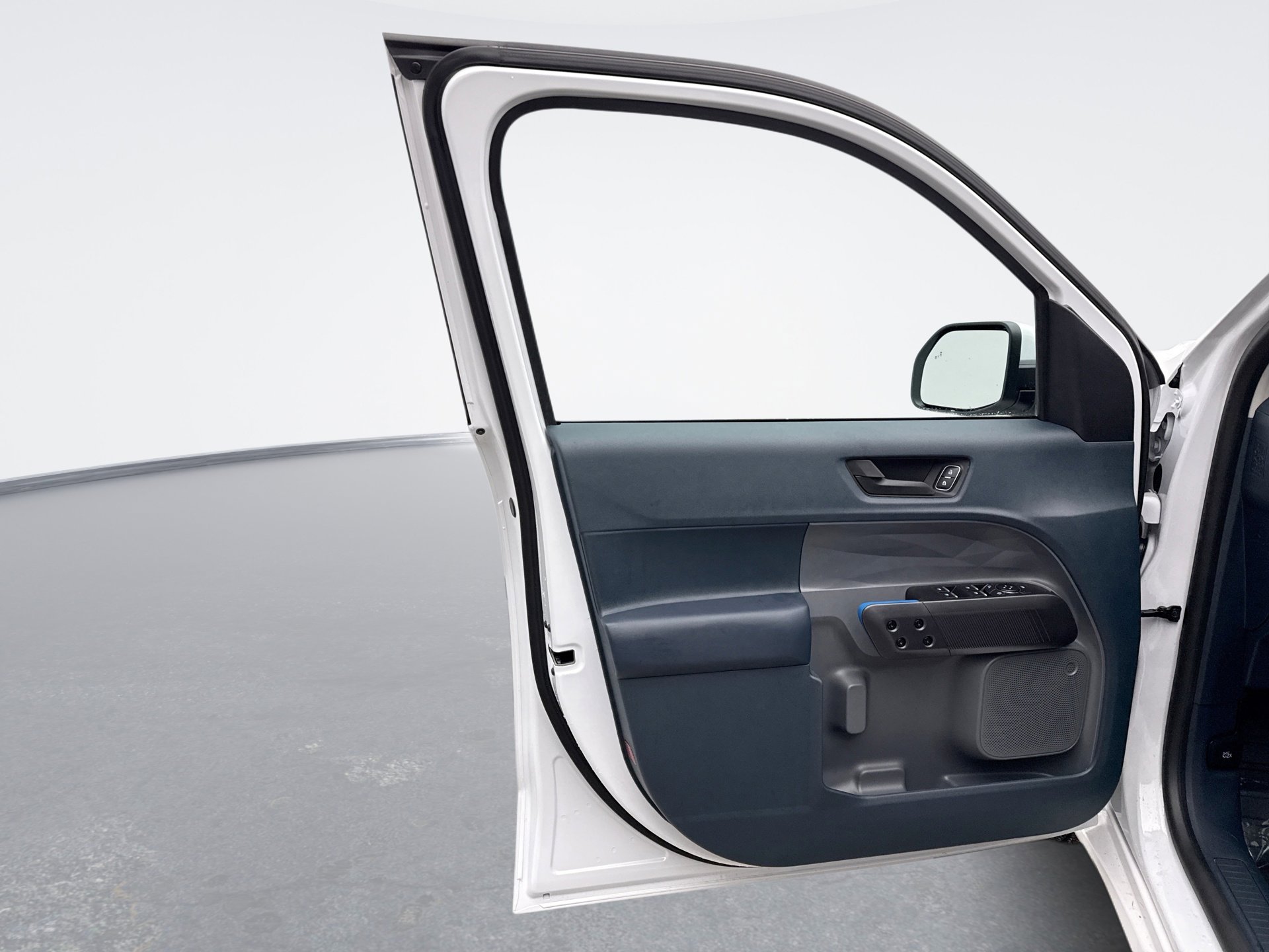 Used 2025 Ford Maverick Lobo image 9