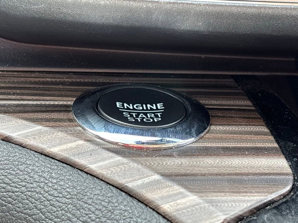 Used 2024 Ford Explorer Limited w/ Limited Technology Package RWD image 14