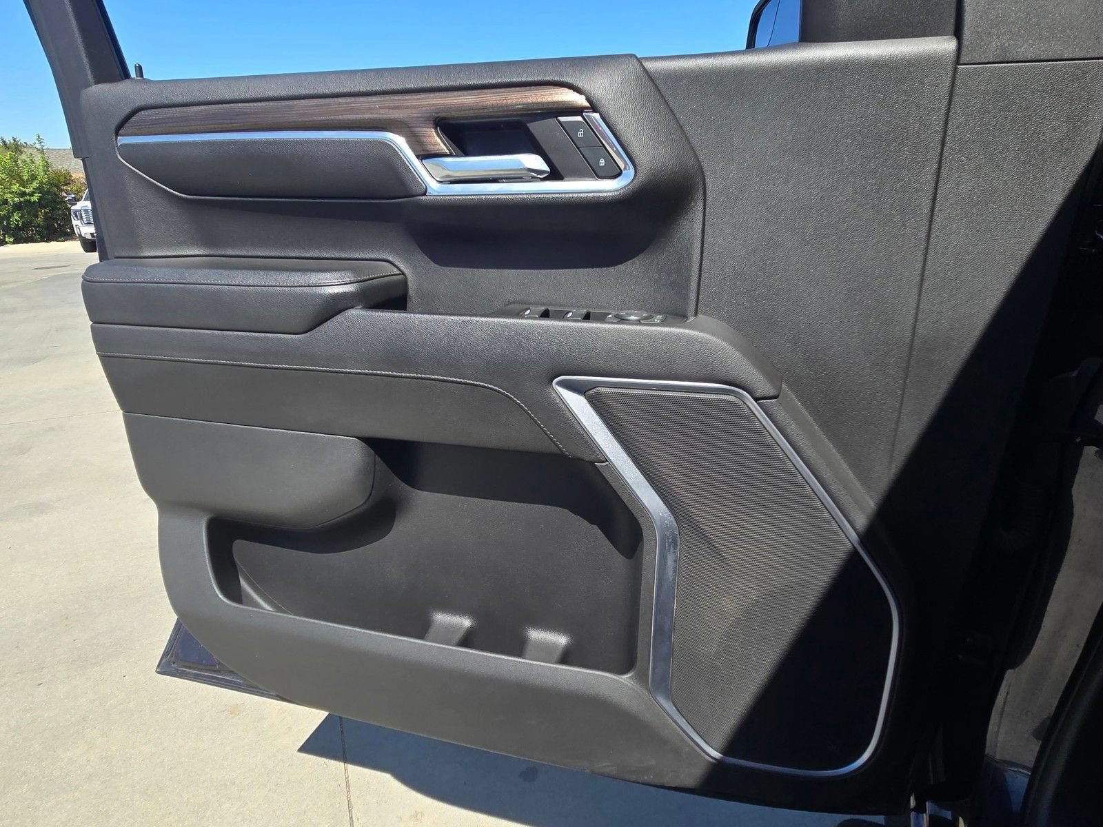 Used 2022 Chevrolet Silverado 1500 LT Trail Boss w/ Protection Package AWD/4WD image 17