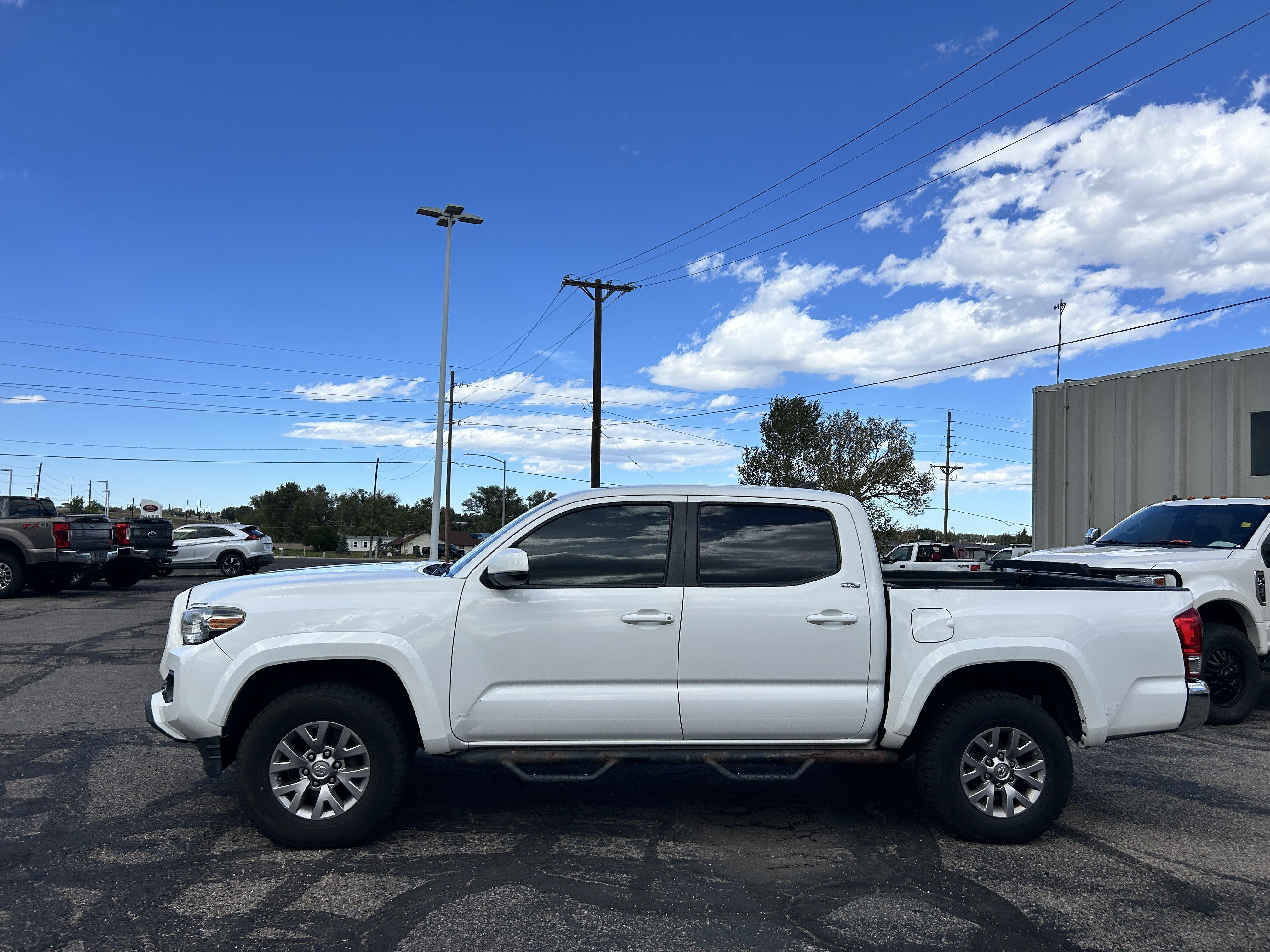 Used 2016 Toyota Tacoma SR5 w/ SR5 Appearance Package (SN) RWD image 2