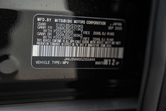 New 2025 Mitsubishi Outlander SE image 40