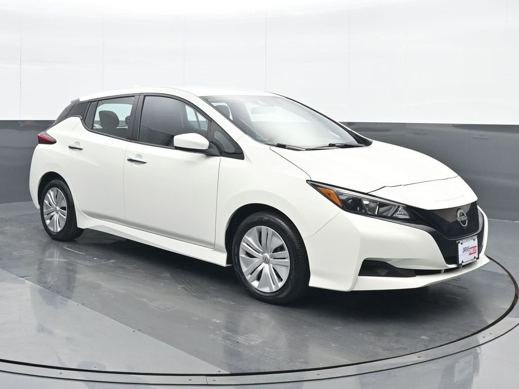 Used 2023 Nissan Leaf S image 9