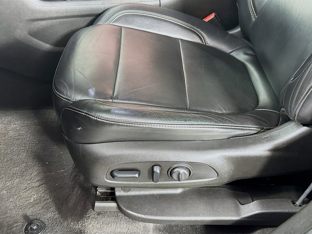 Used 2019 Chevrolet Traverse RS w/ LPO, Floor Liner Package AWD/4WD image 23