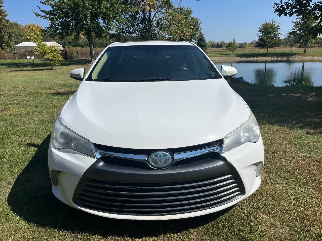 Used 2017 Toyota Camry XLE w/ Moonroof Package image 2