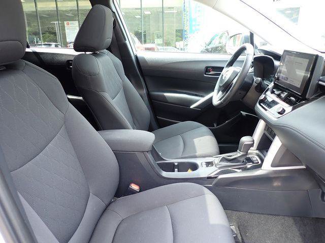 Certified 2024 Toyota Corolla Cross LE w/ Moonroof Package AWD/4WD image 3