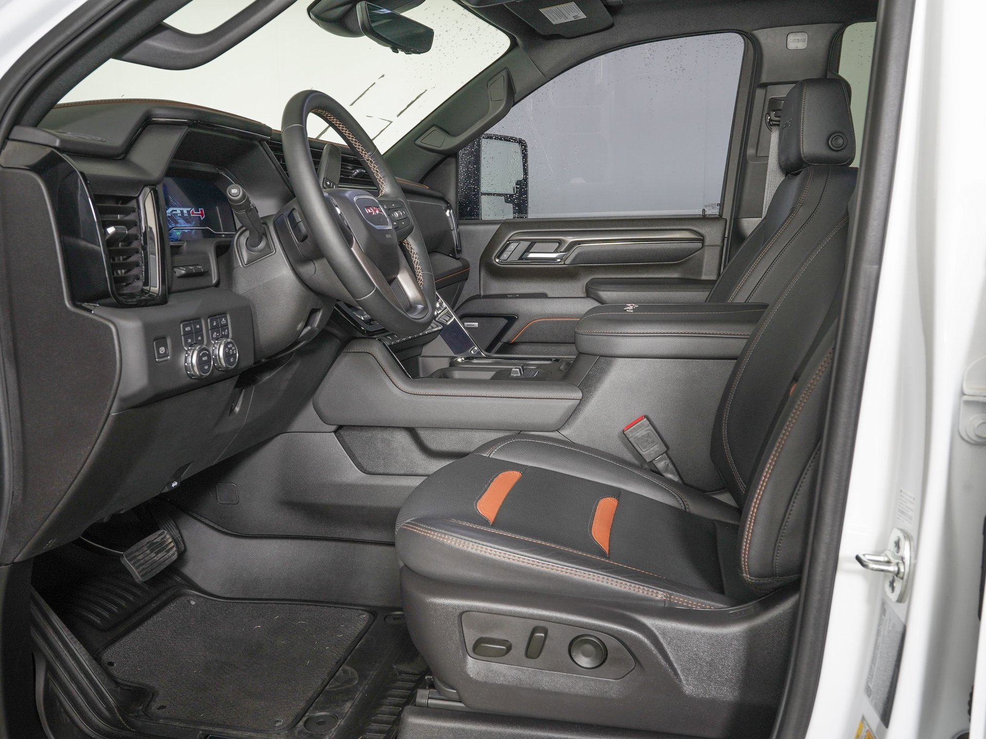 Used 2025 GMC Sierra 2500 AT4 w/ AT4 Premium Plus Package image 14