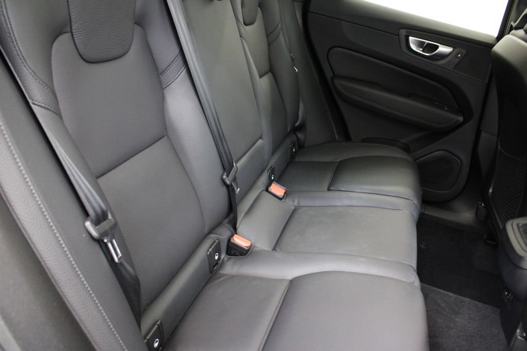 Used 2024 Volvo XC60 B5 Plus w/ Protection Package Premier AWD/4WD image 22