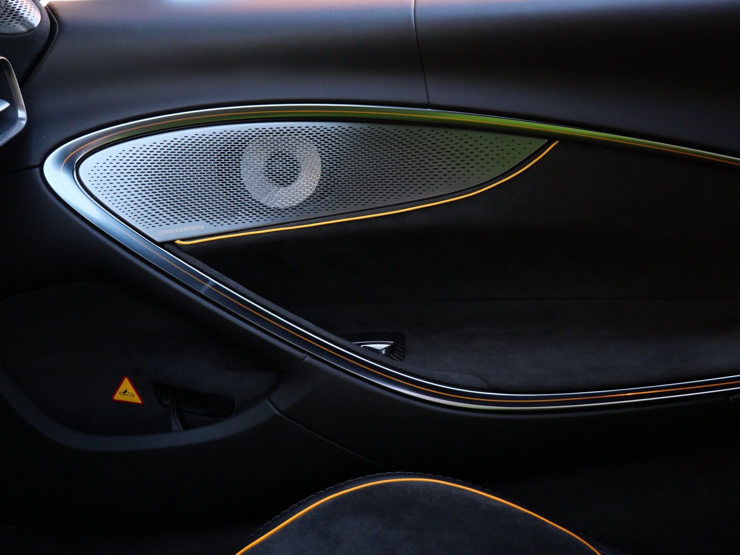 Used 2023 McLaren Artura image 19