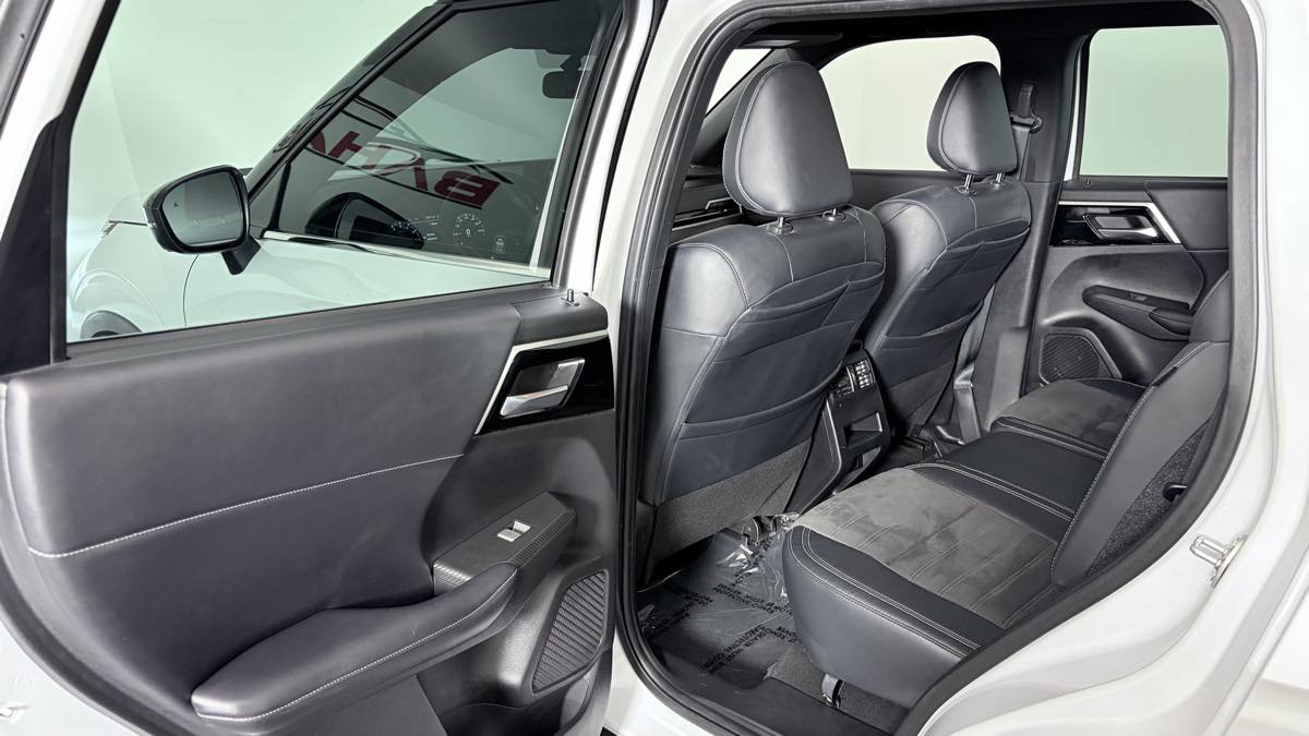 Used 2023 Mitsubishi Outlander ES AWD/4WD image 23