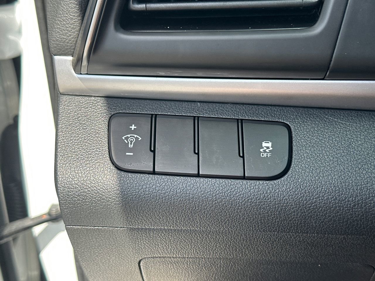 Used 2019 Hyundai Elantra SE w/ Cargo Package image 31