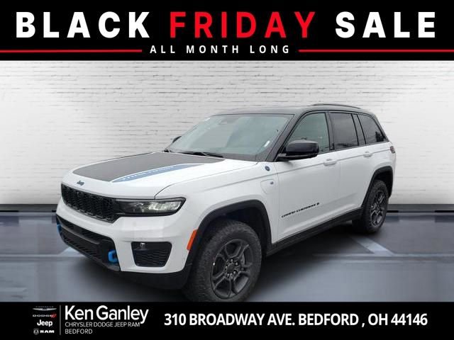 New 2024 Jeep Grand Cherokee Trailhawk w/ Advanced Protech Group II