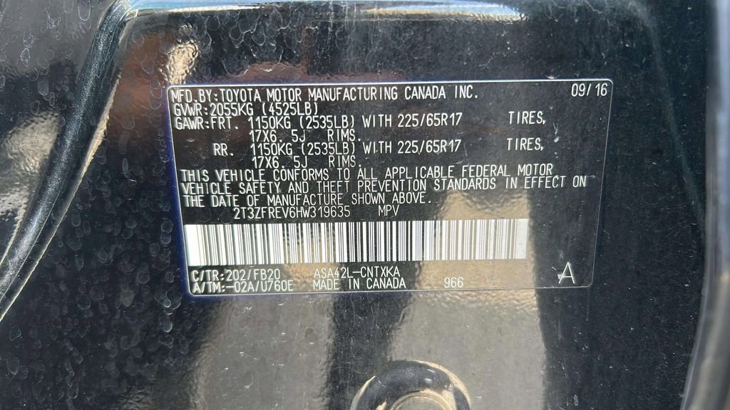 Used 2017 Toyota RAV4 LE FWD image 33