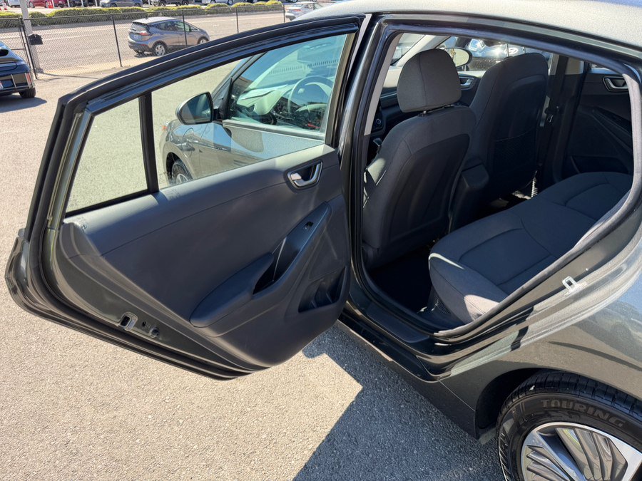 Used 2022 Hyundai Ioniq SE FWD image 42