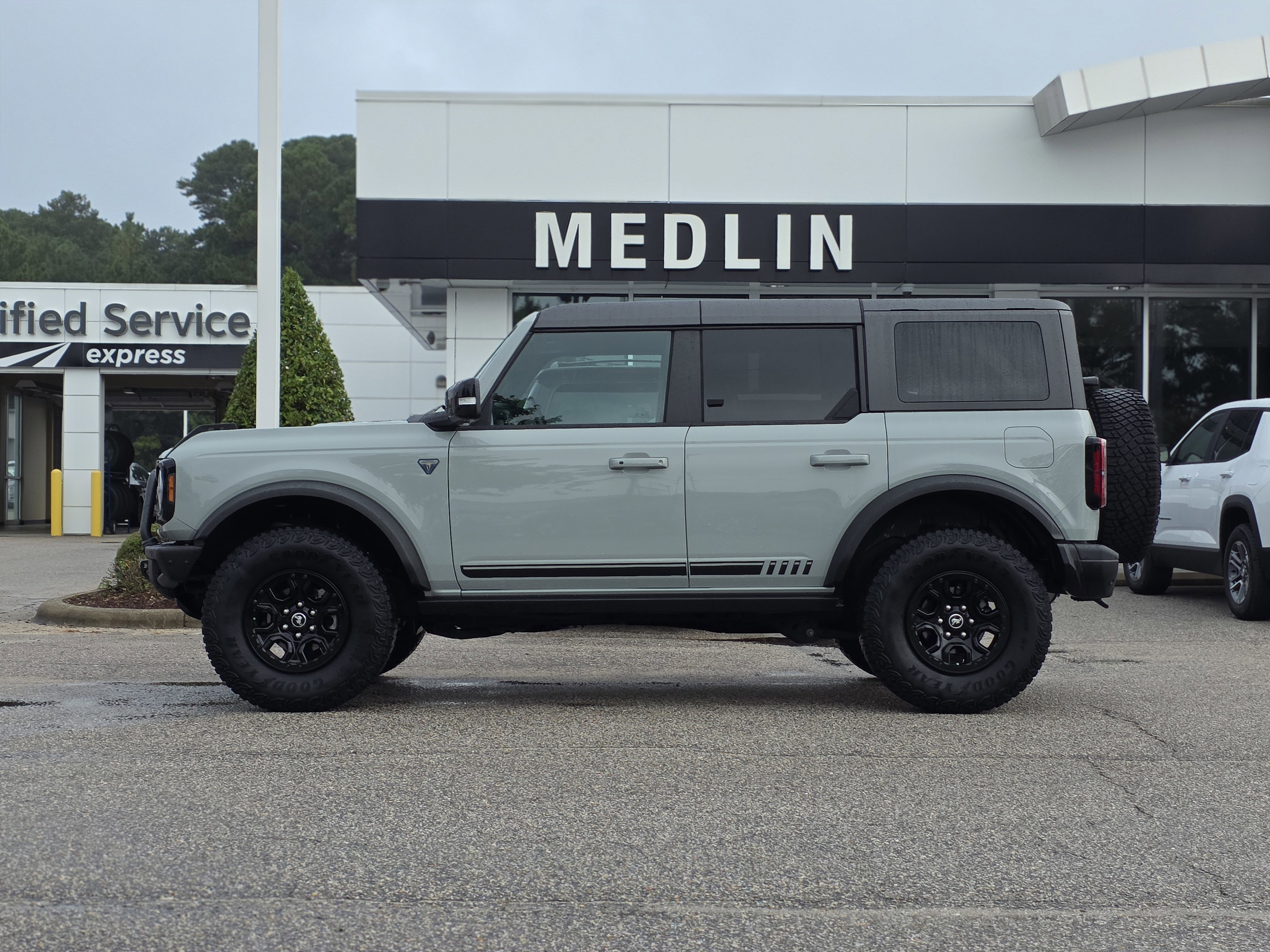 Used 2021 Ford Bronco First Edition image 4