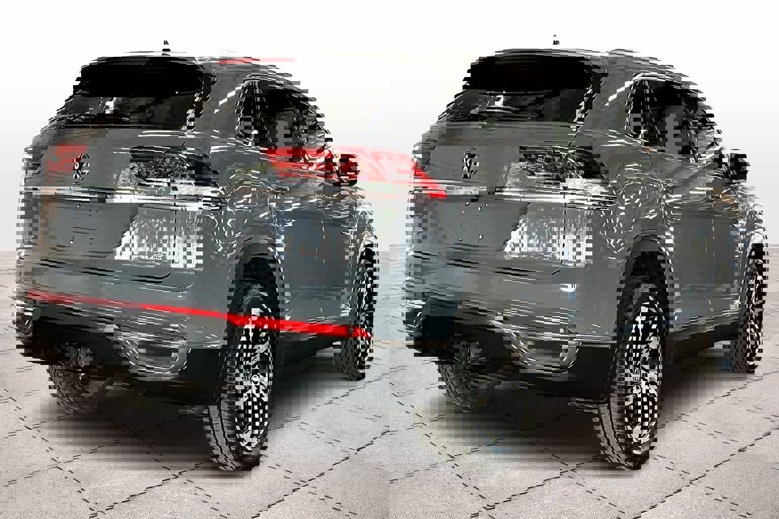 Used 2021 Volkswagen Atlas Cross Sport SEL Premium image 16