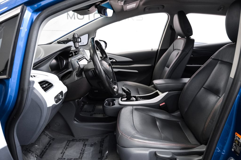 Used 2020 Chevrolet Bolt Premier w/ Infotainment Package FWD image 30