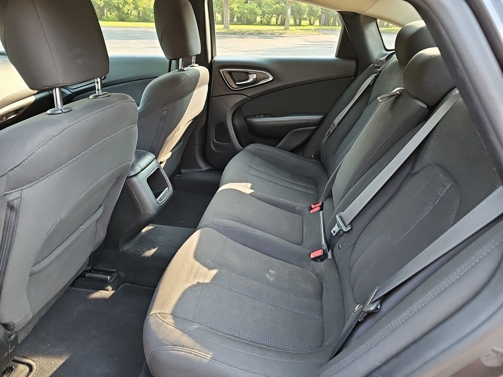 Used 2015 Chrysler 200 Limited FWD image 18