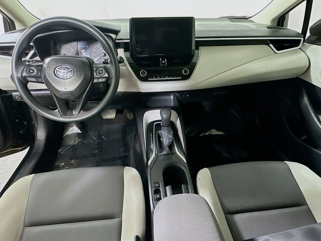 Used 2025 Toyota Corolla LE image 16