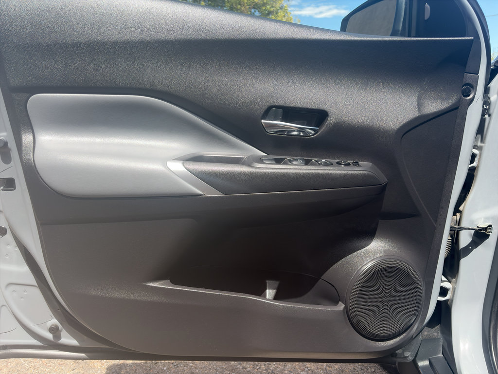 Used 2023 Nissan Kicks SR w/ SR Premium Package FWD image 14