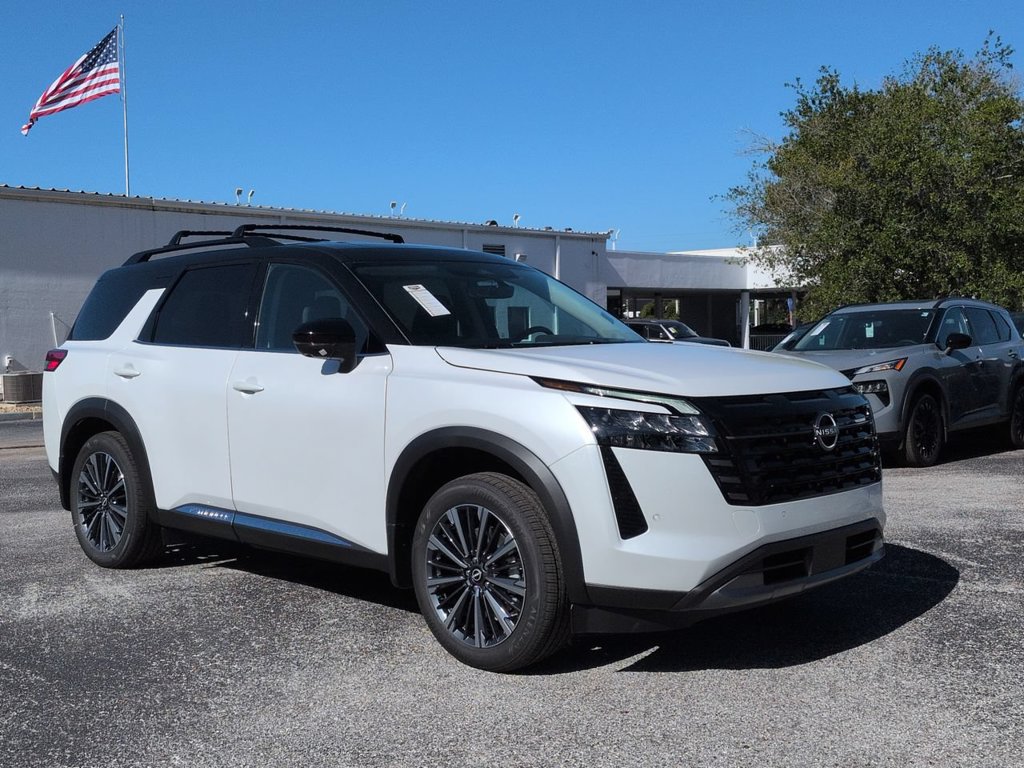 New 2026 Nissan Pathfinder Platinum FWD image 2