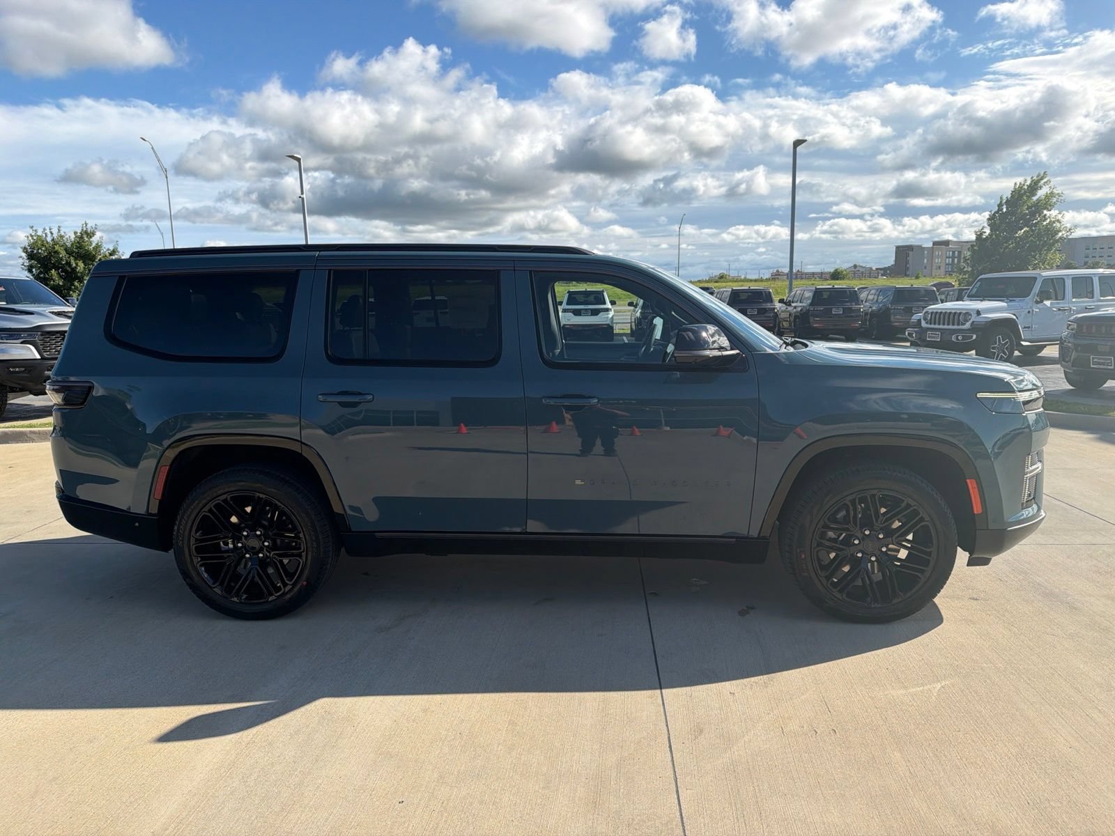 New 2026 Jeep Grand Wagoneer Limited AWD/4WD image 6