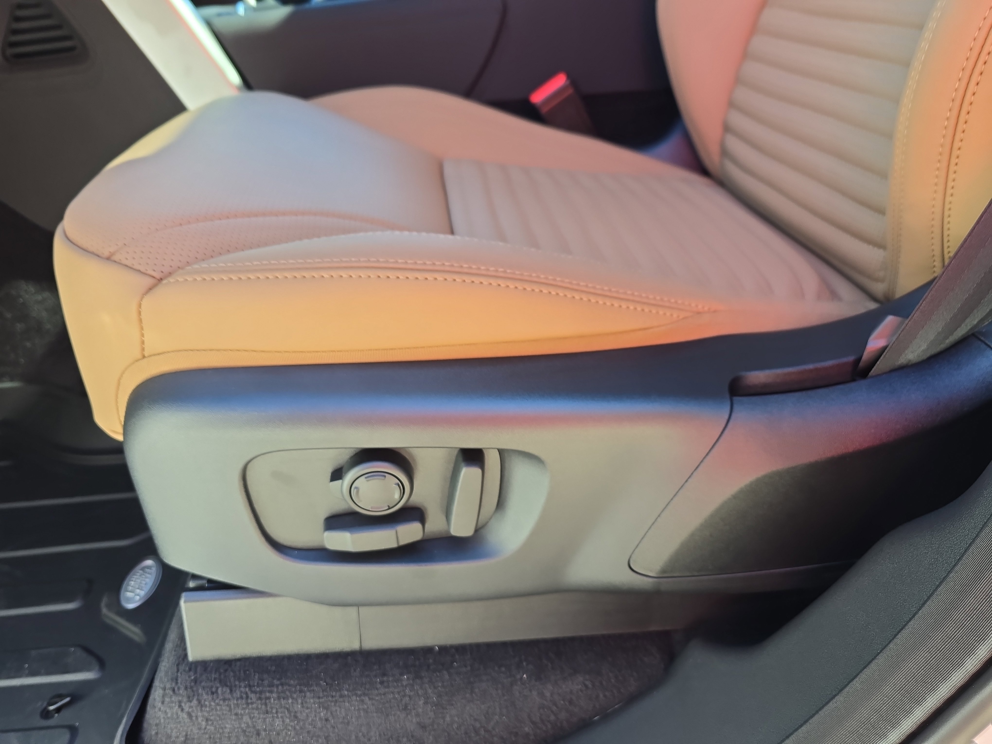 New 2026 Land Rover Discovery Limited Edition image 28