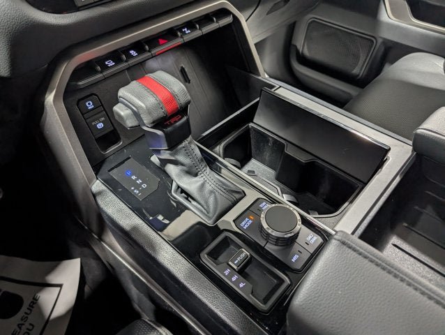 Used 2025 Toyota Sequoia 4WD image 27