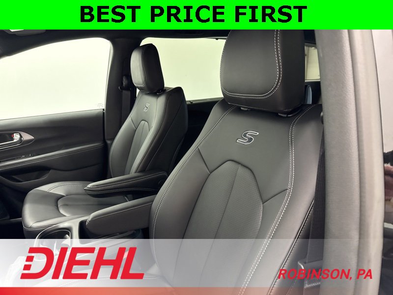 New 2026 Chrysler Pacifica Select image 23