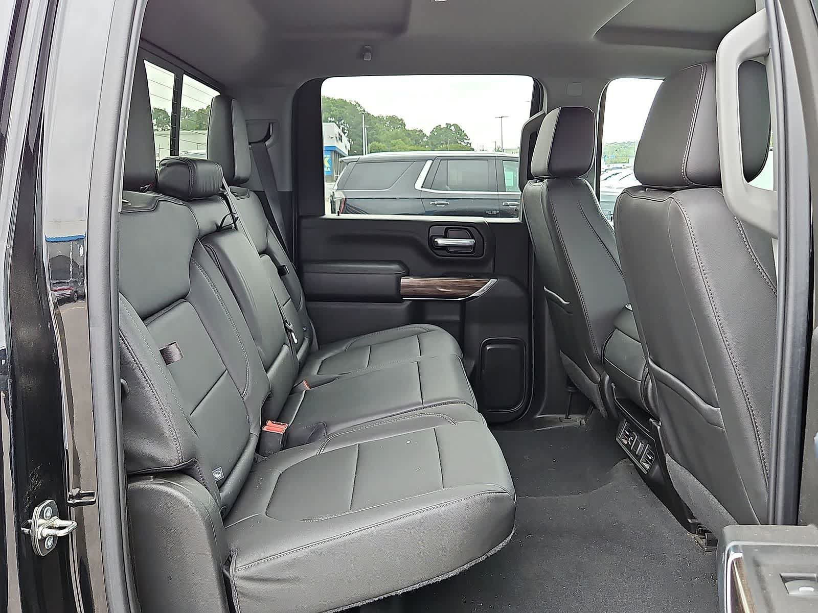 Used 2023 Chevrolet Silverado 2500 LT w/ Midnight Edition AWD/4WD image 31