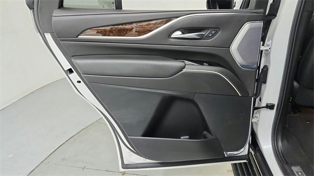 Used 2021 Cadillac Escalade Premium Luxury Platinum w/ Heavy-Duty Trailer Package image 17