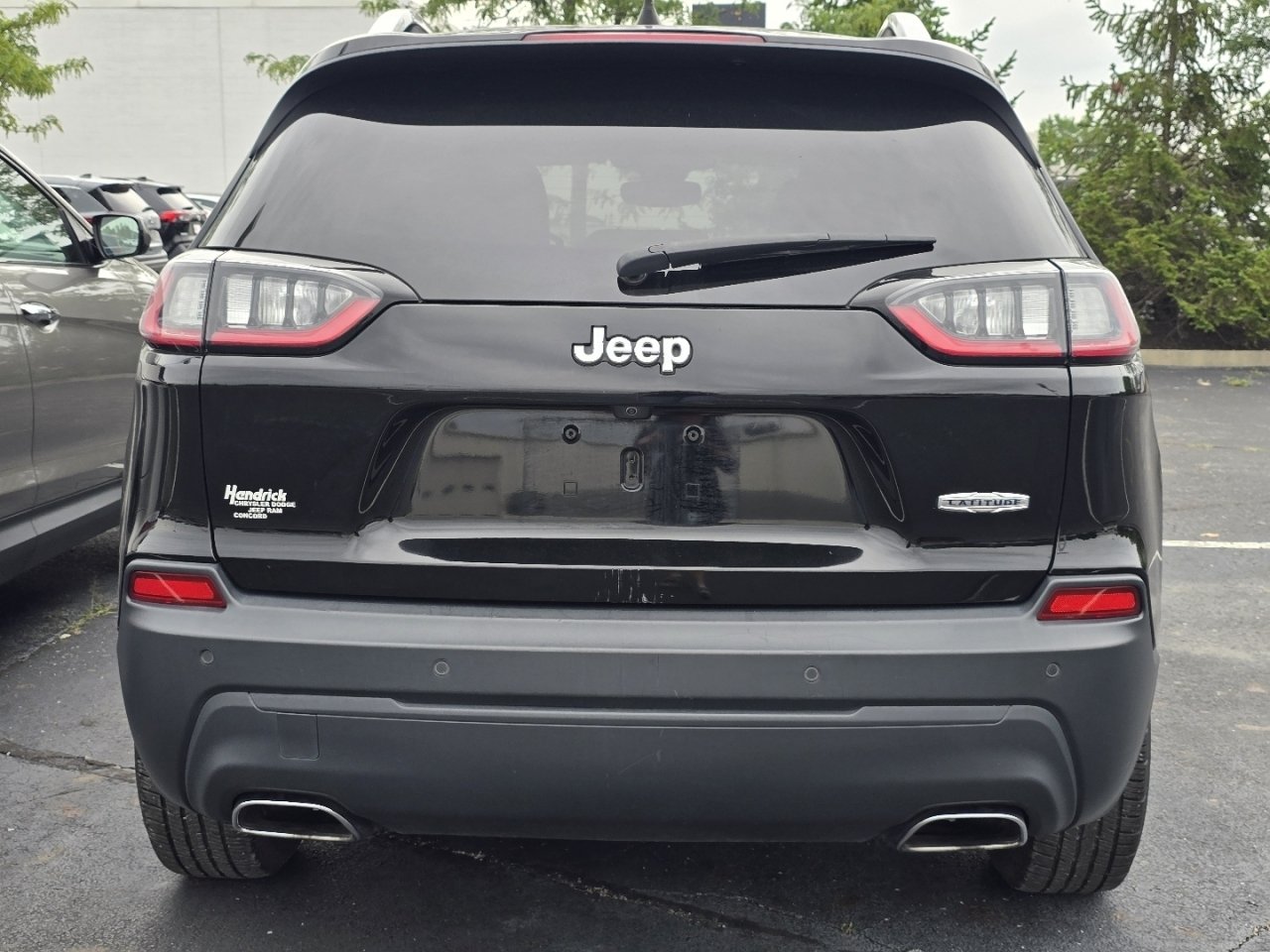 Used 2019 Jeep Cherokee Latitude Plus w/ Comfort/Convenience Group FWD image 6