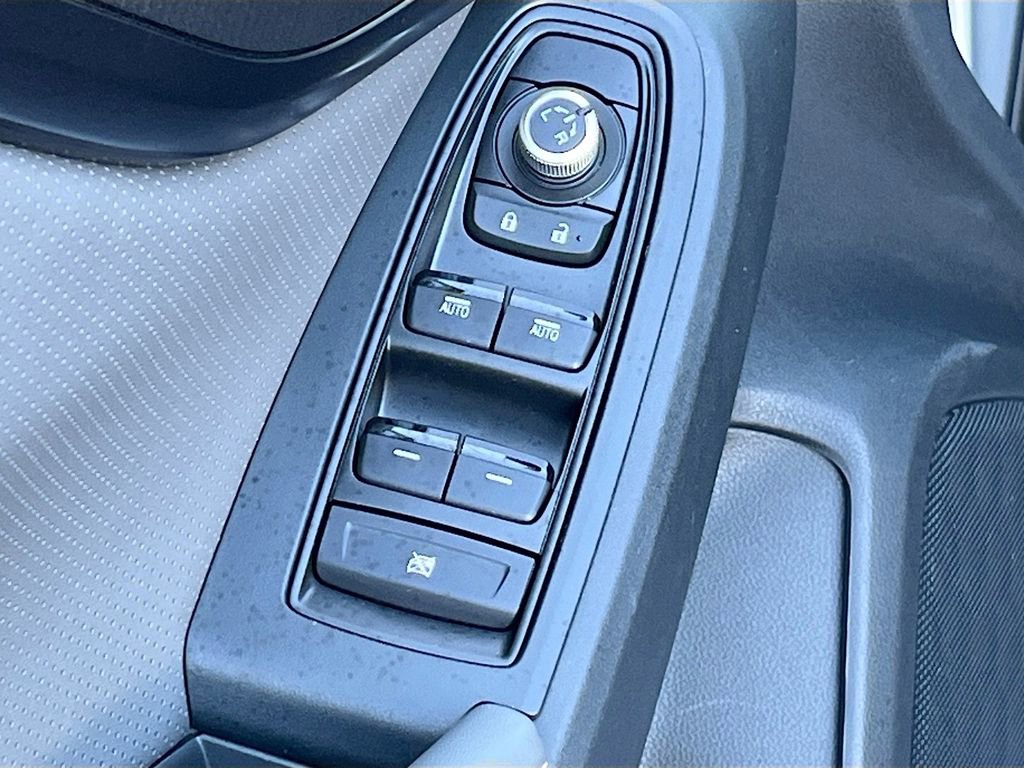 Used 2021 Subaru Crosstrek 2.5i Sport w/ Moonroof Package image 17