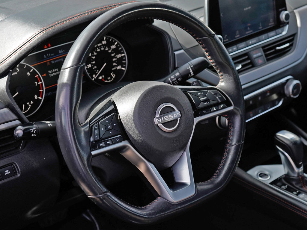 Used 2024 Nissan Altima 2.5 SR FWD image 16