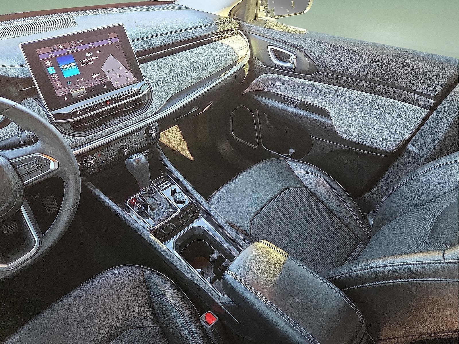 Used 2022 Jeep Compass Latitude image 12