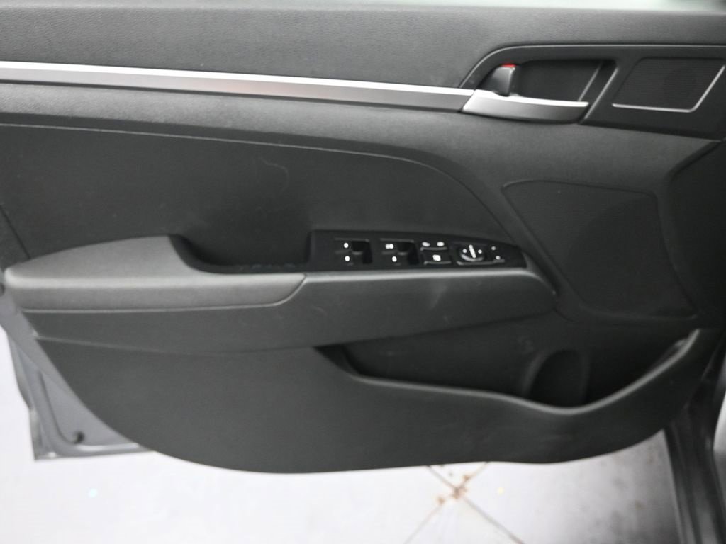 Used 2019 Hyundai Elantra SE w/ Cargo Package image 20