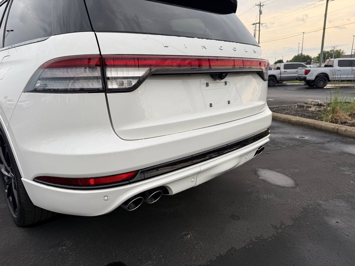 Used 2025 Lincoln Aviator Reserve w/ Equipment Group 201A AWD/4WD image 8
