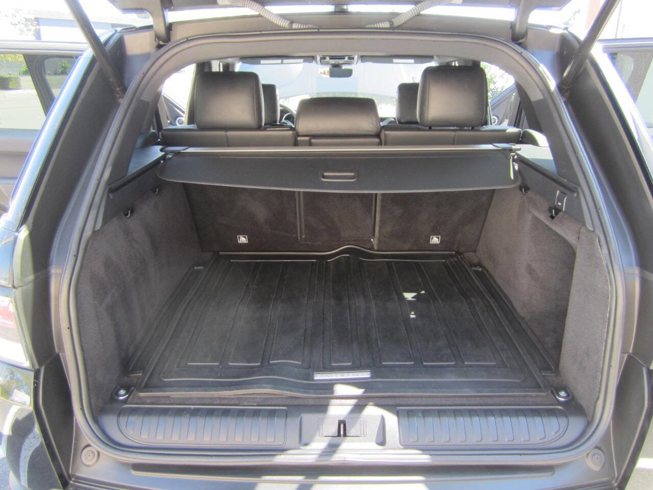 Used 2017 Land Rover Range Rover Sport HSE image 11