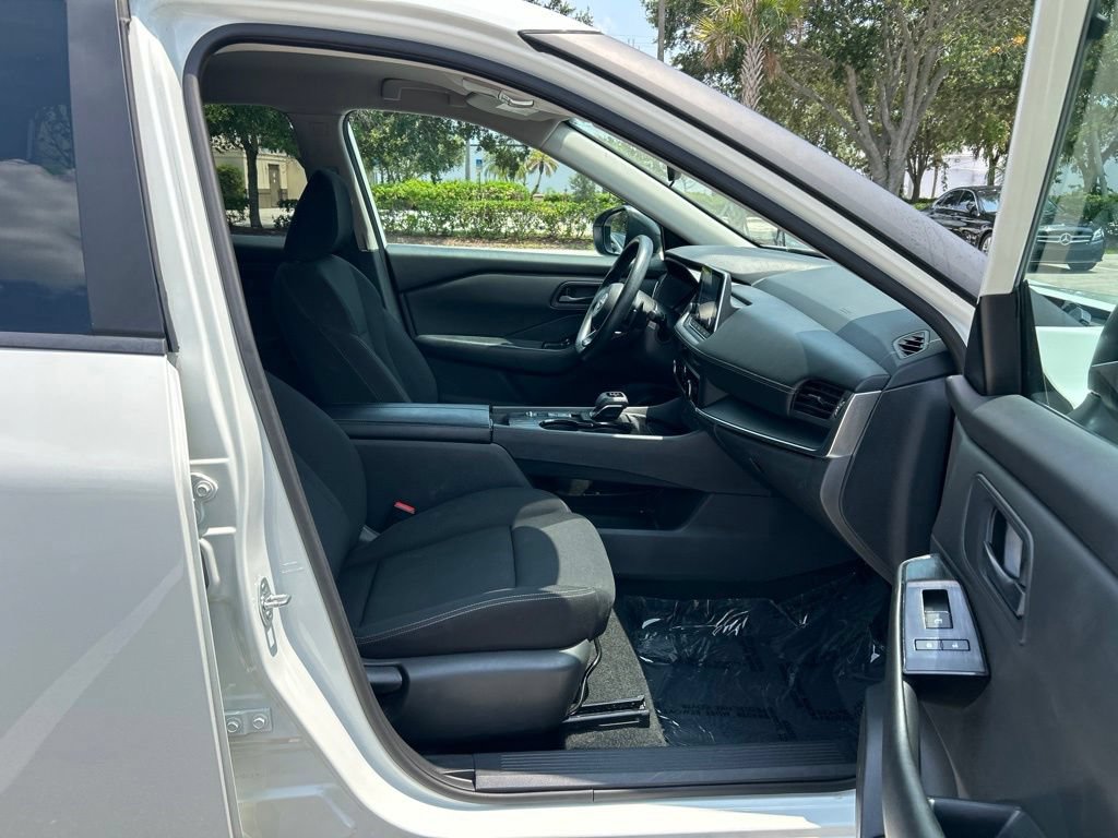 Certified 2024 Nissan Rogue S FWD image 40