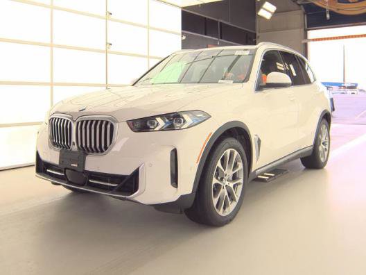 Used 2024 BMW X5 xDrive40i w/ Premium Package AWD/4WD image 3