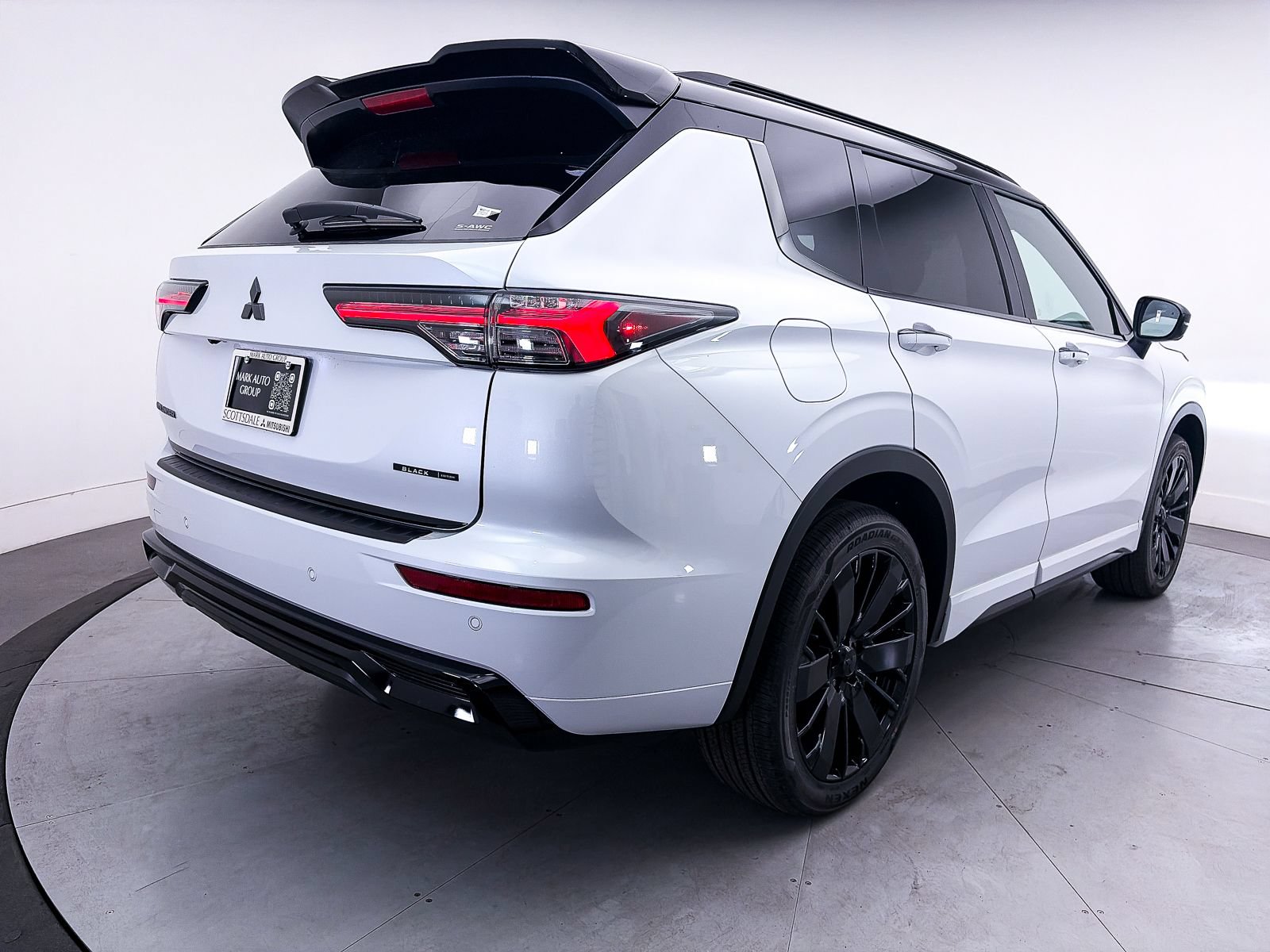 New 2026 Mitsubishi Outlander SEL Black Edition AWD/4WD image 7