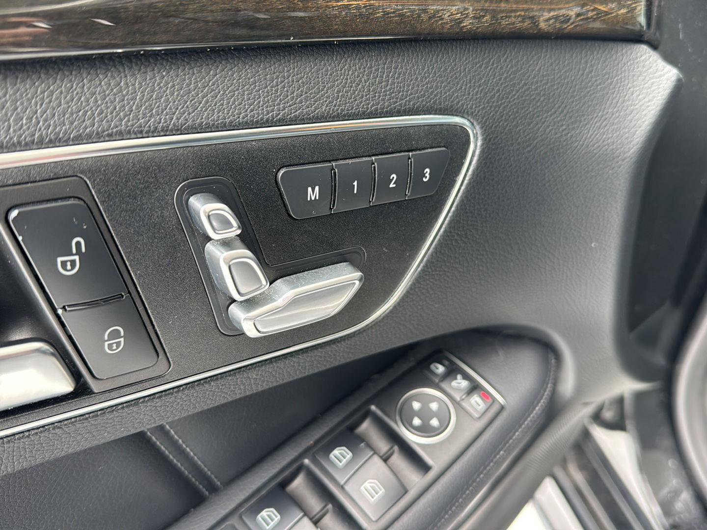 Used 2016 Mercedes-Benz E 400 E 400 image 29