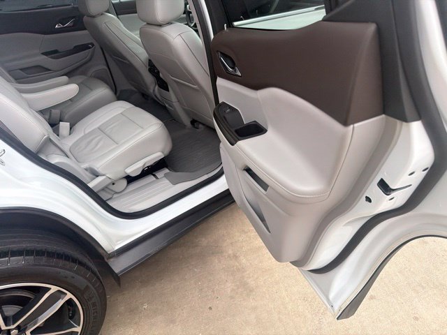 Used 2023 GMC Acadia SLT w/ Preferred Package FWD image 24