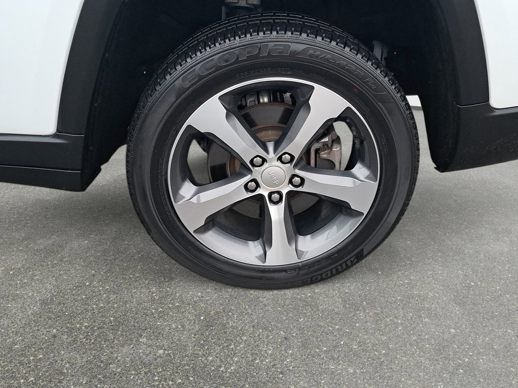 Certified 2023 Jeep Grand Cherokee L Limited image 36