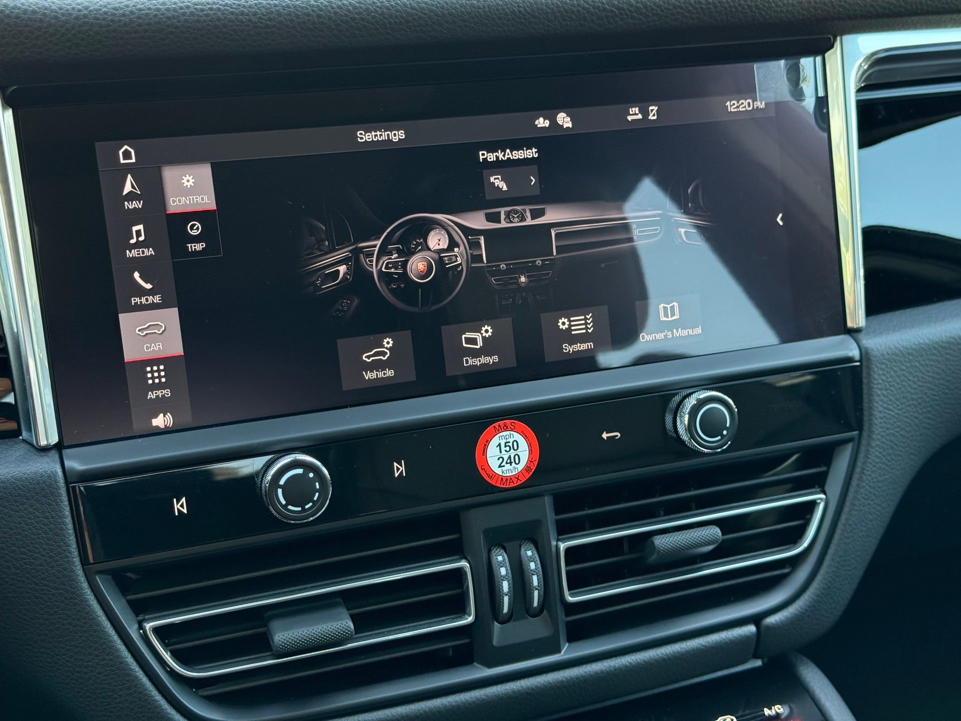 Used 2025 Porsche Macan image 21