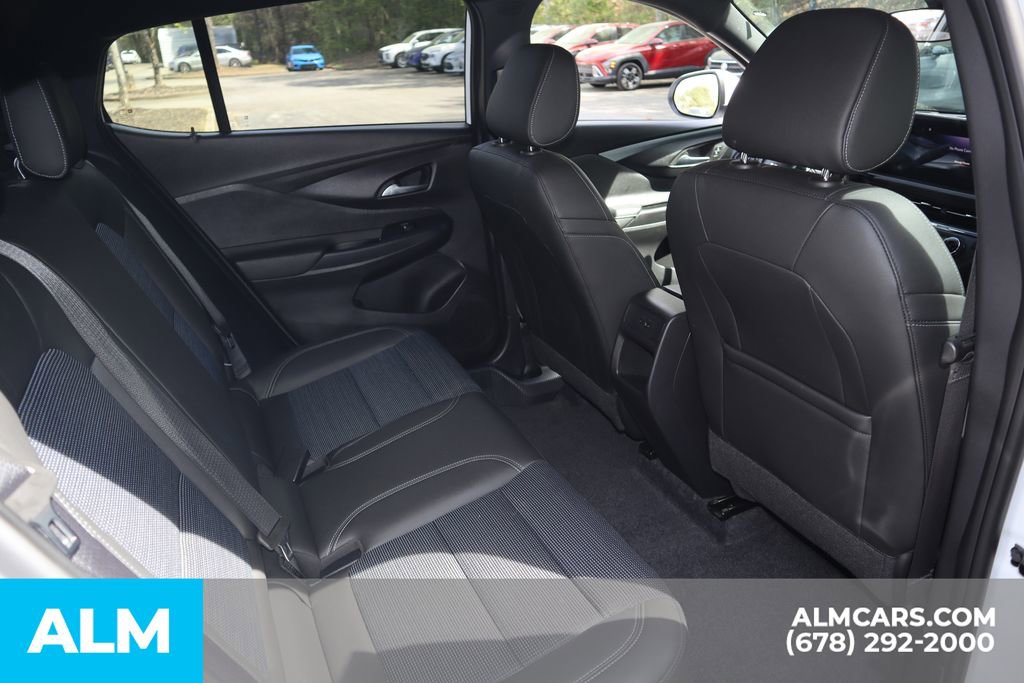Used 2025 Buick Envista Preferred image 23