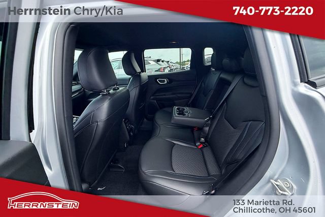 New 2026 Jeep Compass Latitude AWD/4WD image 12